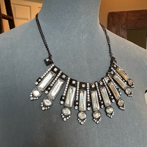 Necklace, clear crystal, gunmetal - Picture 4 of 5